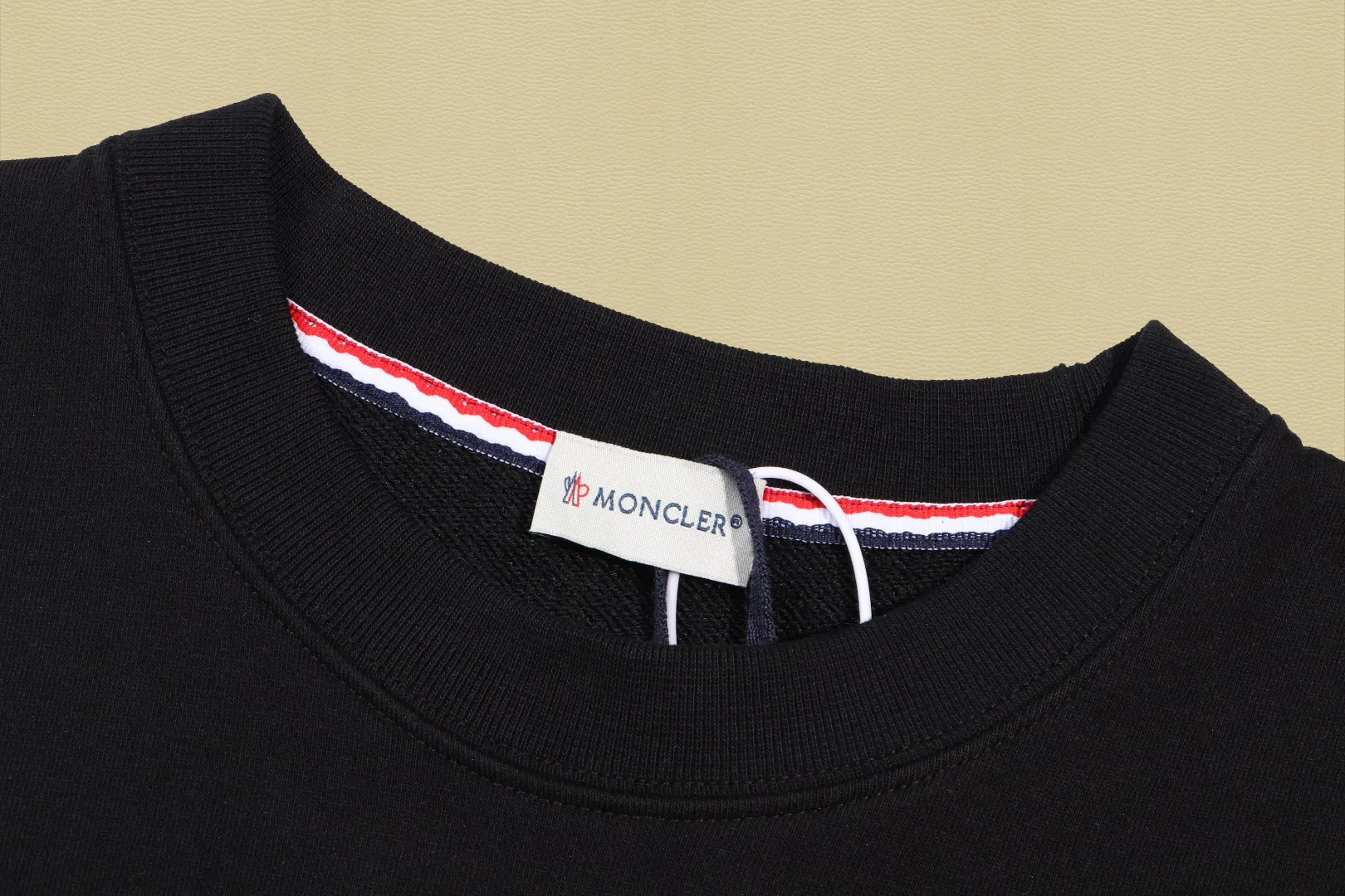 📦 📦 【 In Stock】 〖 𝐌𝐎𝐍𝐂𝐋𝐄𝐑~ 〗 440g ， 😎 ， ， Factory 2025 T ， ， Premium Breathable Same Style ：Black White Size：S M L XL 2XL